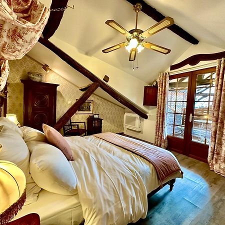 Le Colombier De Cyrano Et Roxane Bed & Breakfast Bergerac Exterior photo