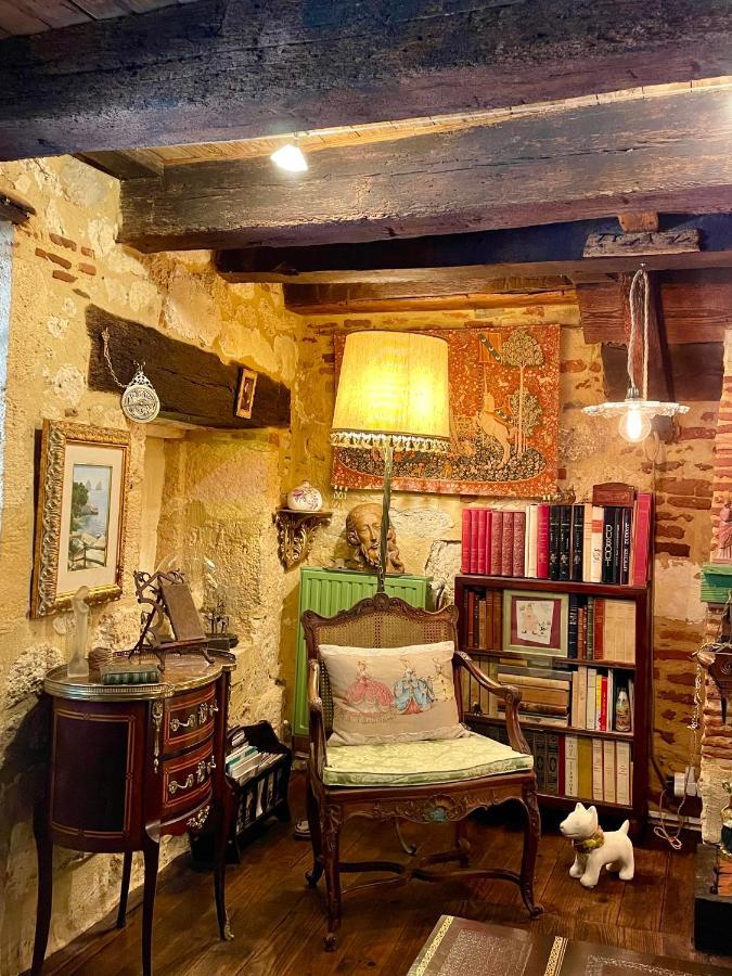 Le Colombier De Cyrano Et Roxane Bed & Breakfast Bergerac Exterior photo
